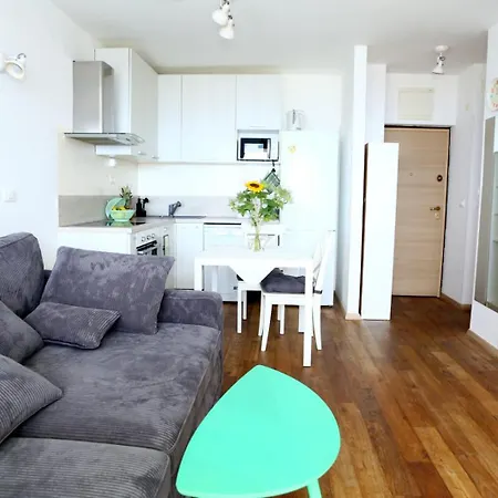 Apartment Renci With Sea View